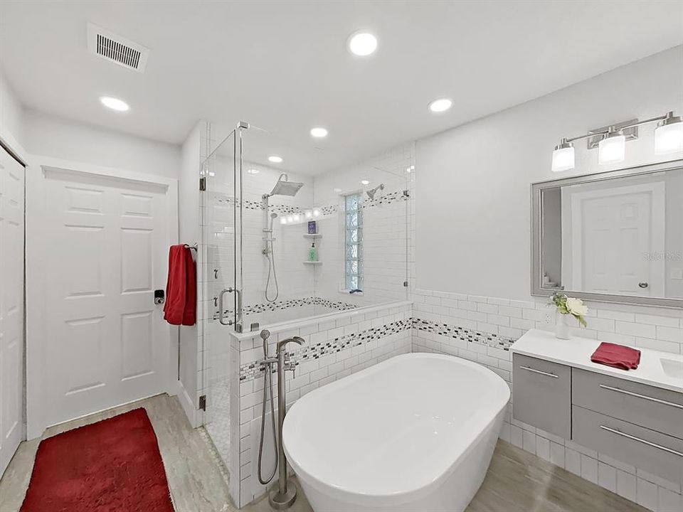 For Sale: $519,900 (3 beds, 2 baths, 1621 Square Feet)