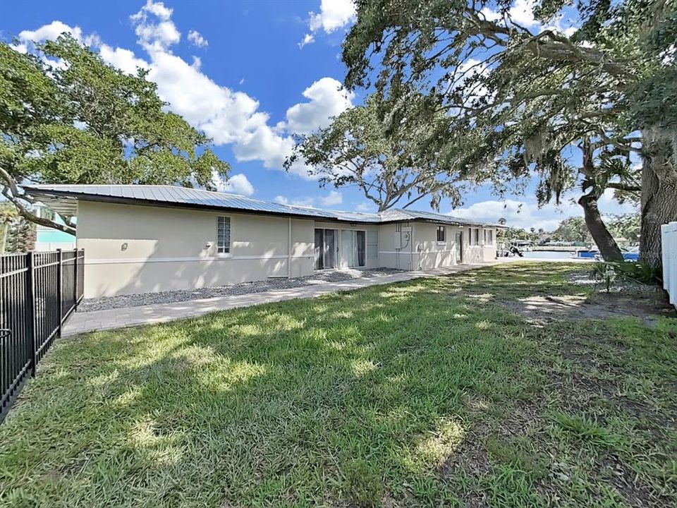 For Sale: $519,900 (3 beds, 2 baths, 1621 Square Feet)