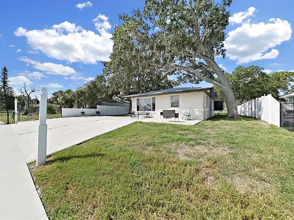 For Sale: $519,900 (3 beds, 2 baths, 1621 Square Feet)