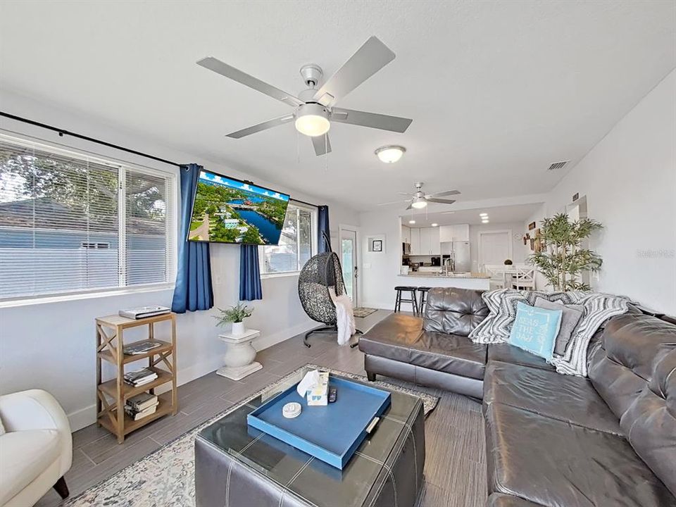 For Sale: $519,900 (3 beds, 2 baths, 1621 Square Feet)