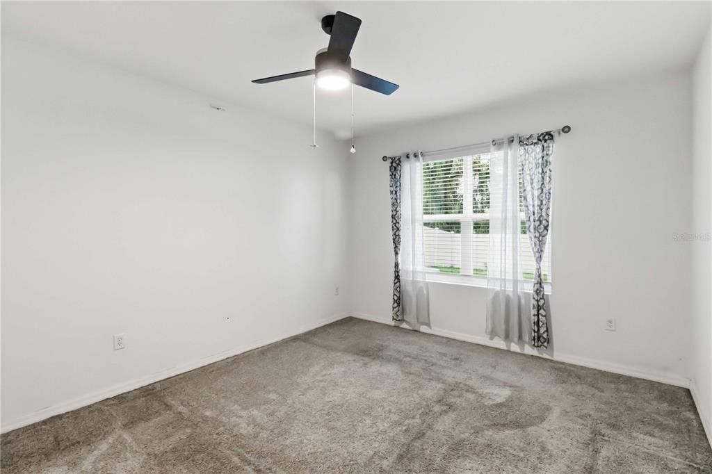 На продажу: $429,900 (4 спален, 2 ванн, 1846 Квадратных фут)