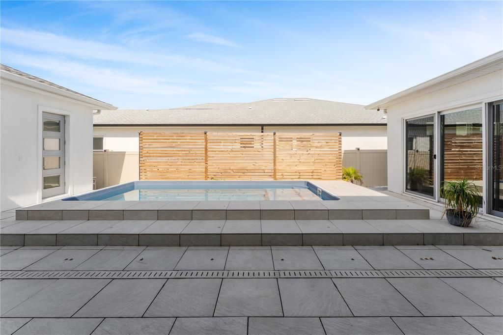 En Venta: $675,000 (4 camas, 3 baños, 2350 Pies cuadrados)