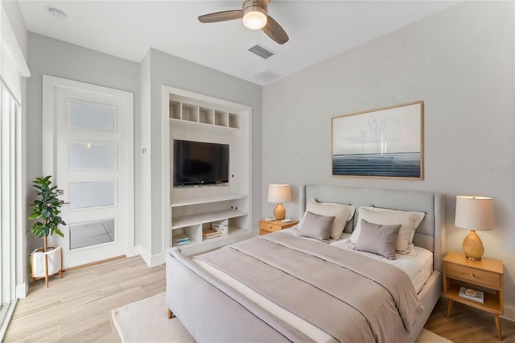 En Venta: $675,000 (4 camas, 3 baños, 2350 Pies cuadrados)