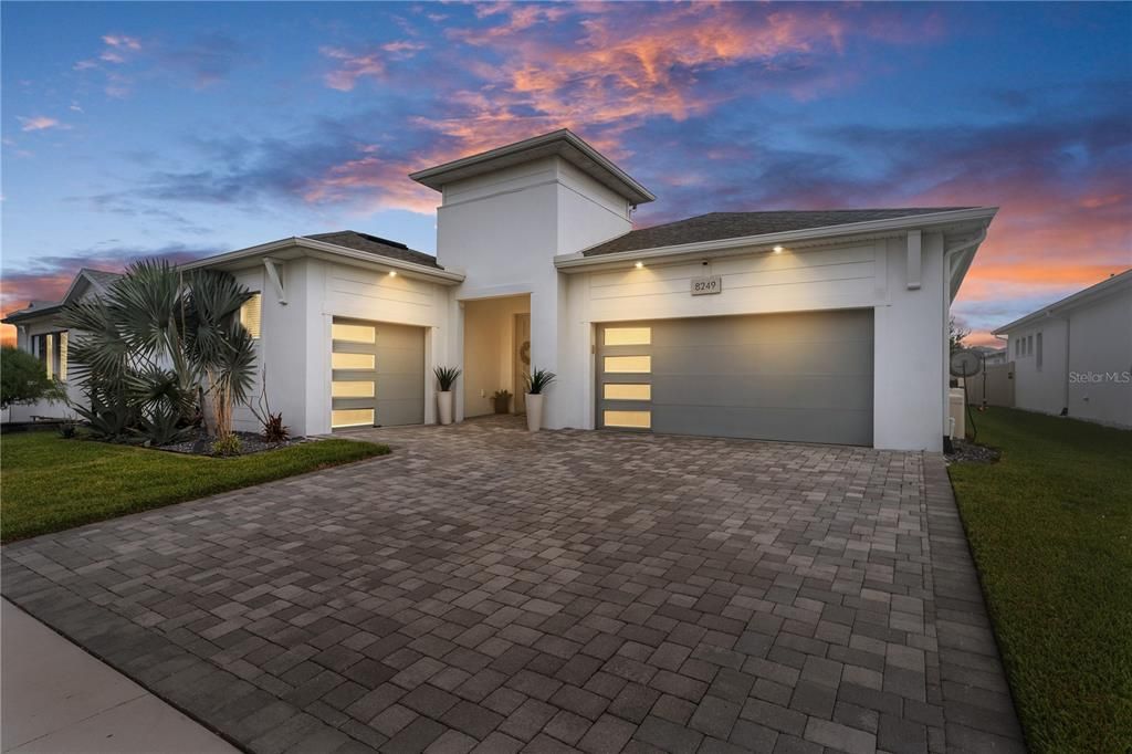 En Venta: $675,000 (4 camas, 3 baños, 2350 Pies cuadrados)