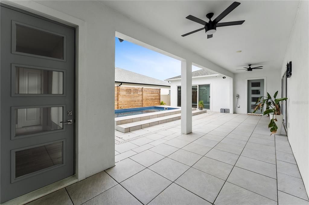 En Venta: $675,000 (4 camas, 3 baños, 2350 Pies cuadrados)