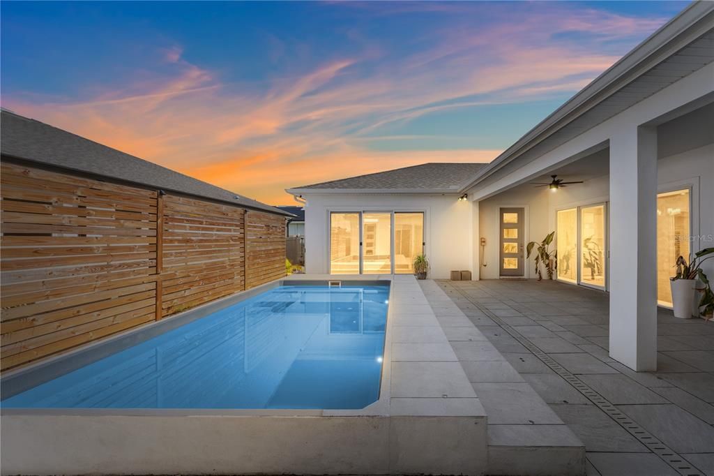 En Venta: $675,000 (4 camas, 3 baños, 2350 Pies cuadrados)
