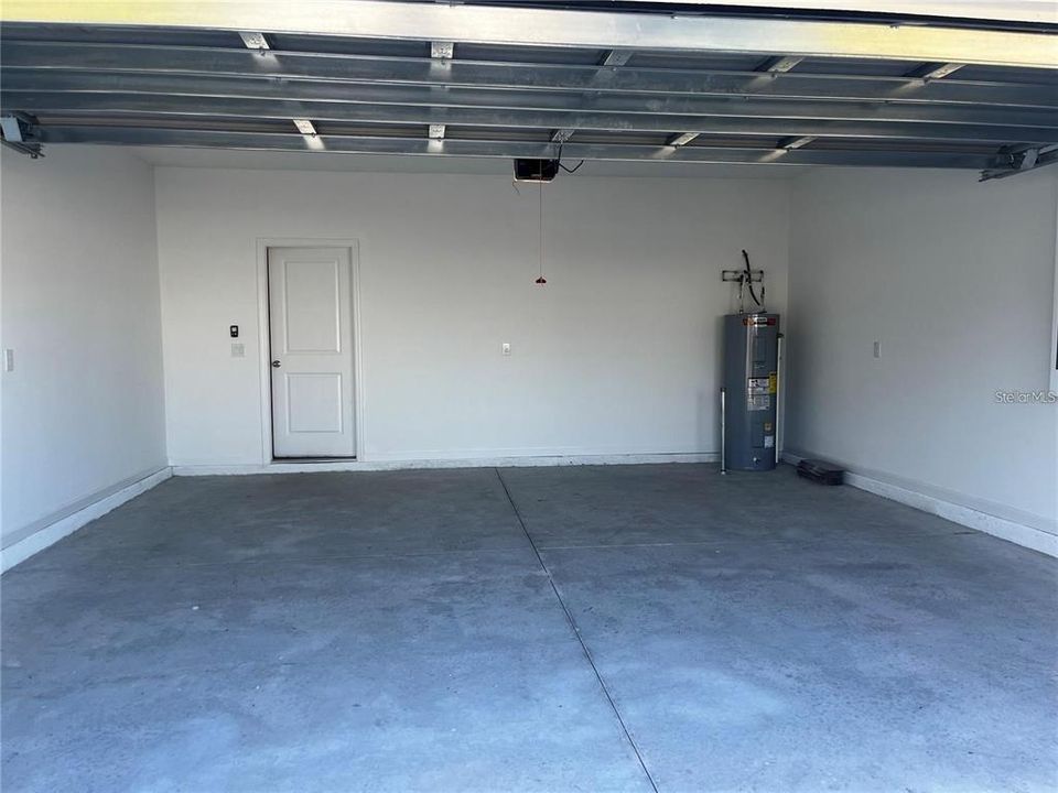 For Rent: $2,300 (4 beds, 3 baths, 2039 Square Feet)