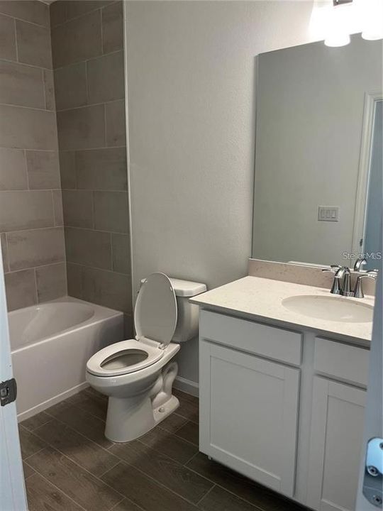 For Rent: $2,300 (4 beds, 3 baths, 2039 Square Feet)