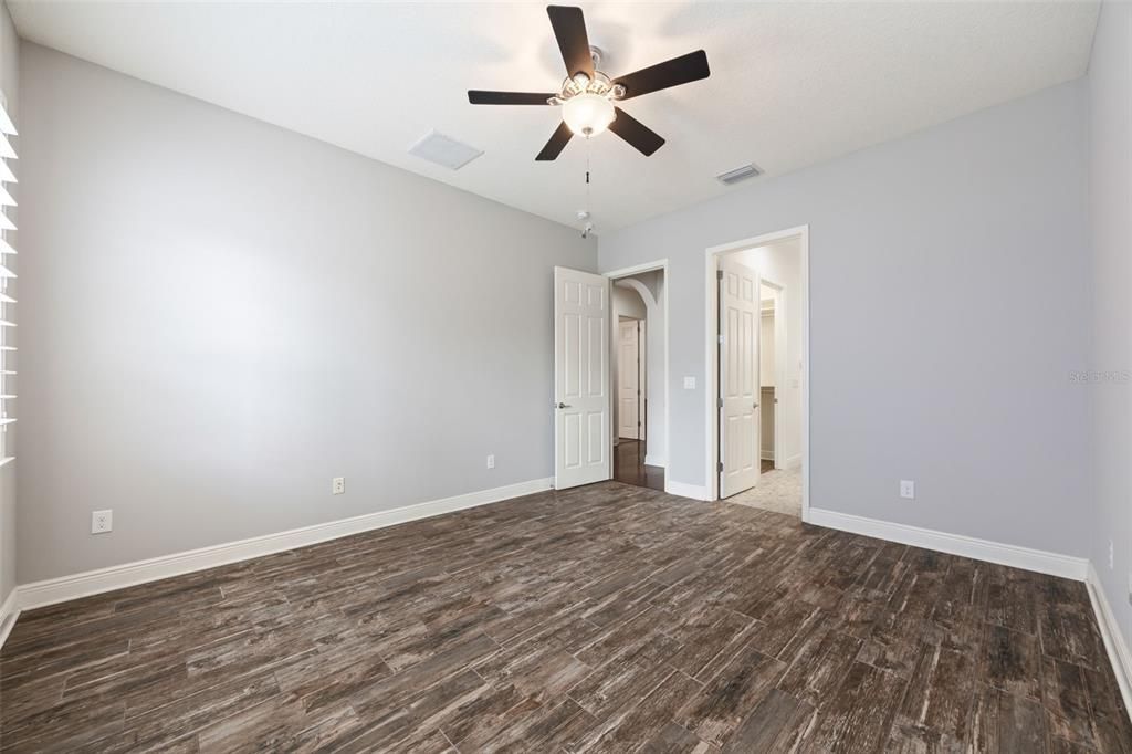For Sale: $550,000 (5 beds, 4 baths, 3158 Square Feet)