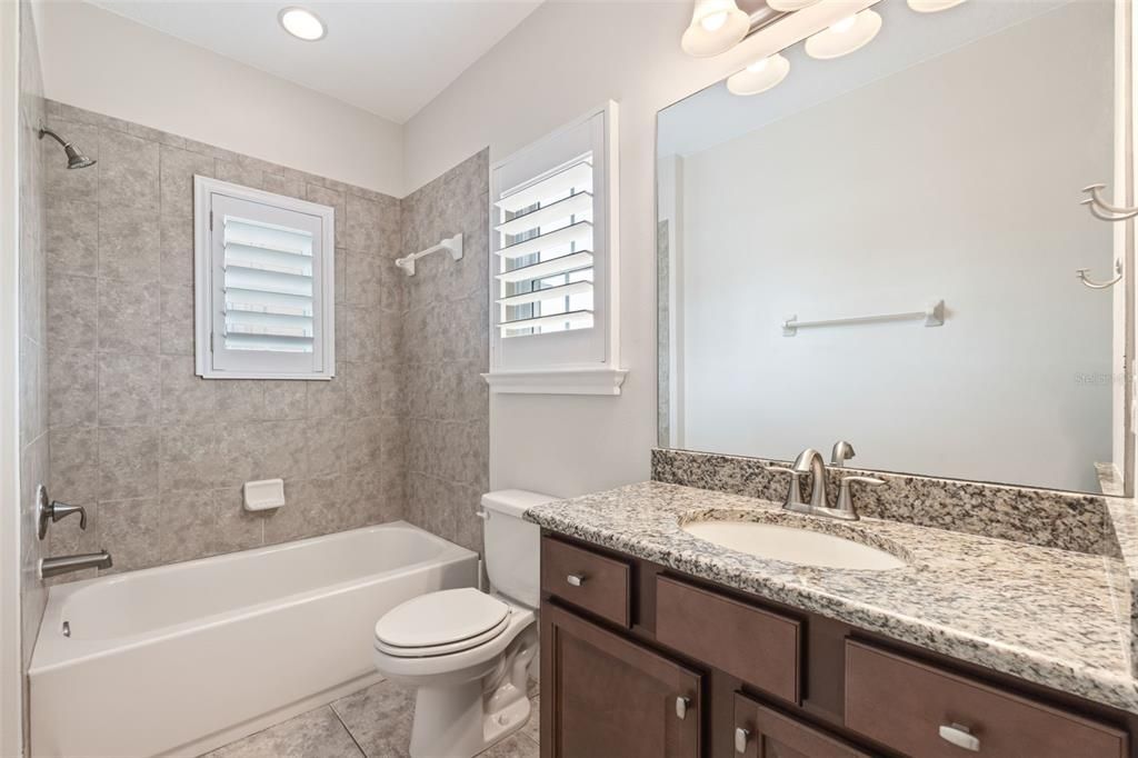 For Sale: $550,000 (5 beds, 4 baths, 3158 Square Feet)