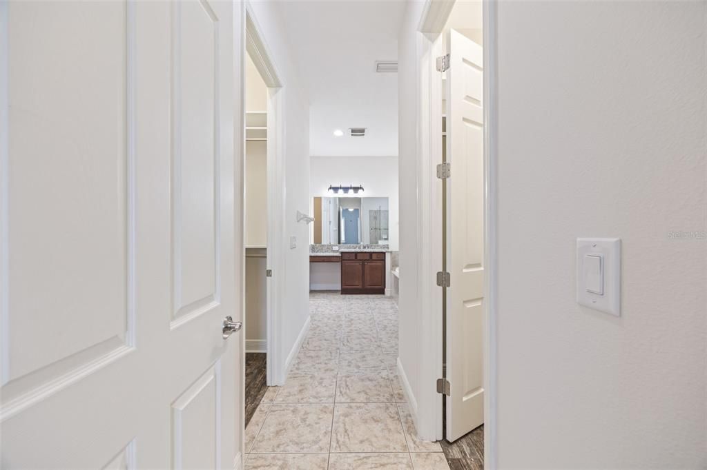 For Sale: $550,000 (5 beds, 4 baths, 3158 Square Feet)