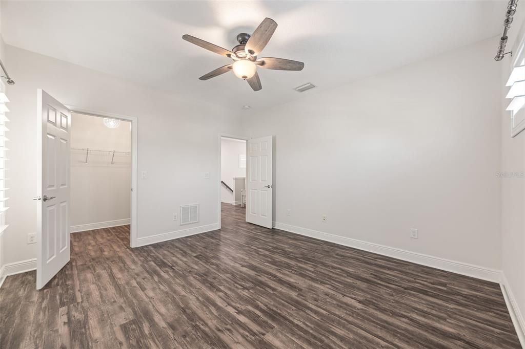 For Sale: $550,000 (5 beds, 4 baths, 3158 Square Feet)