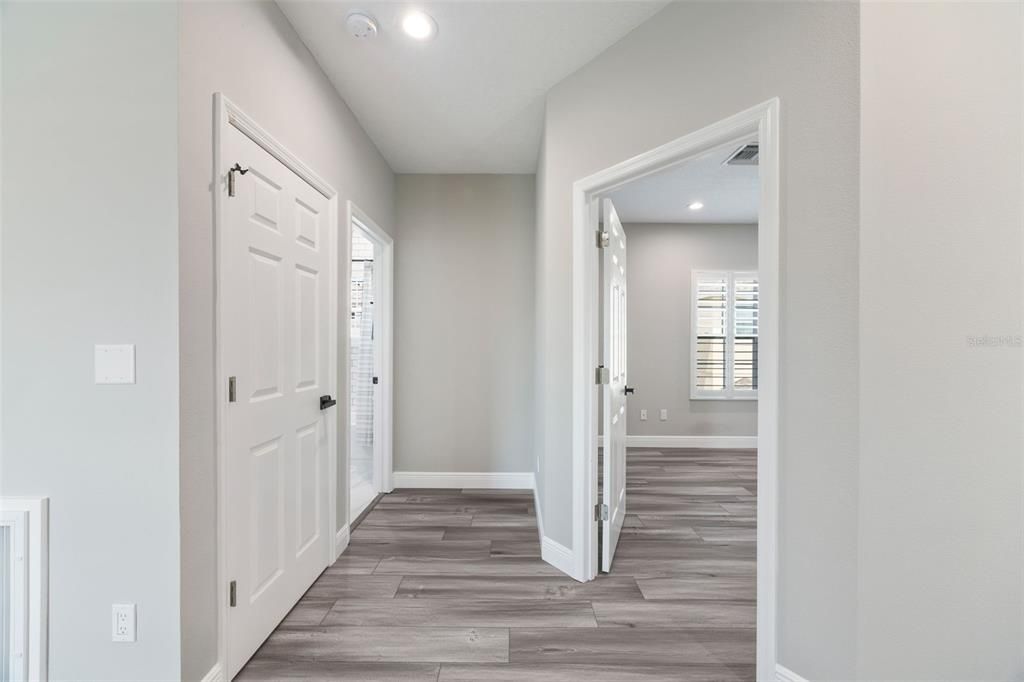 For Sale: $550,000 (5 beds, 4 baths, 3158 Square Feet)