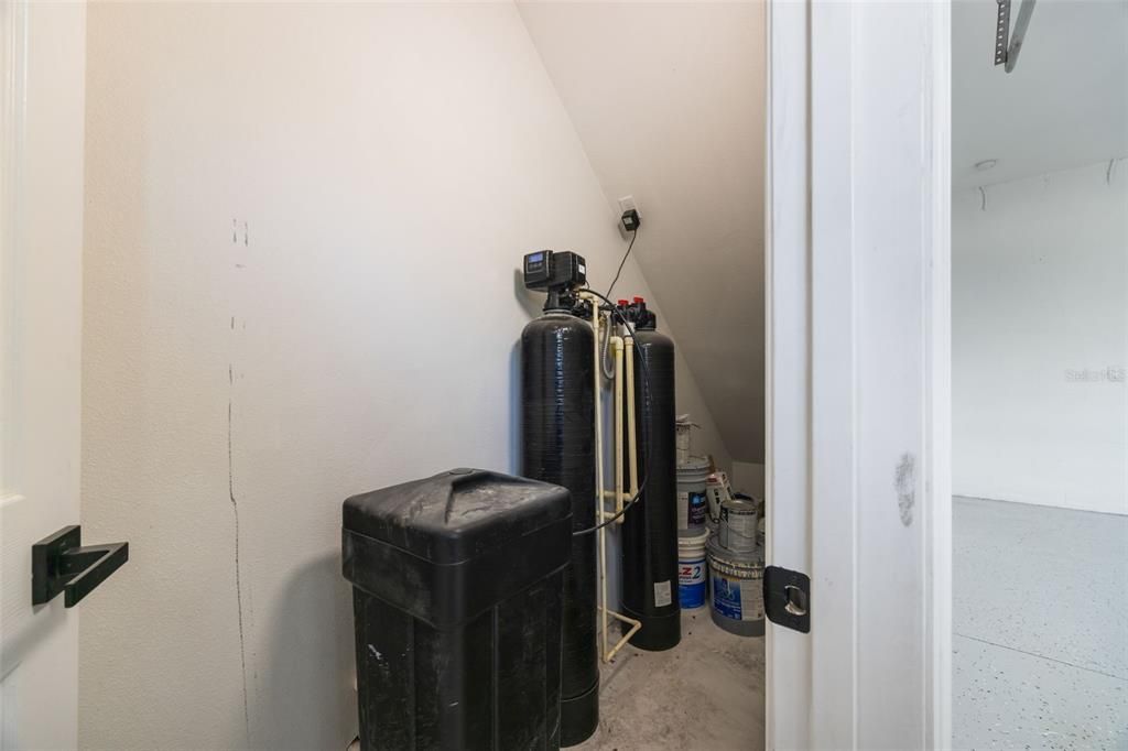 For Sale: $550,000 (5 beds, 4 baths, 3158 Square Feet)