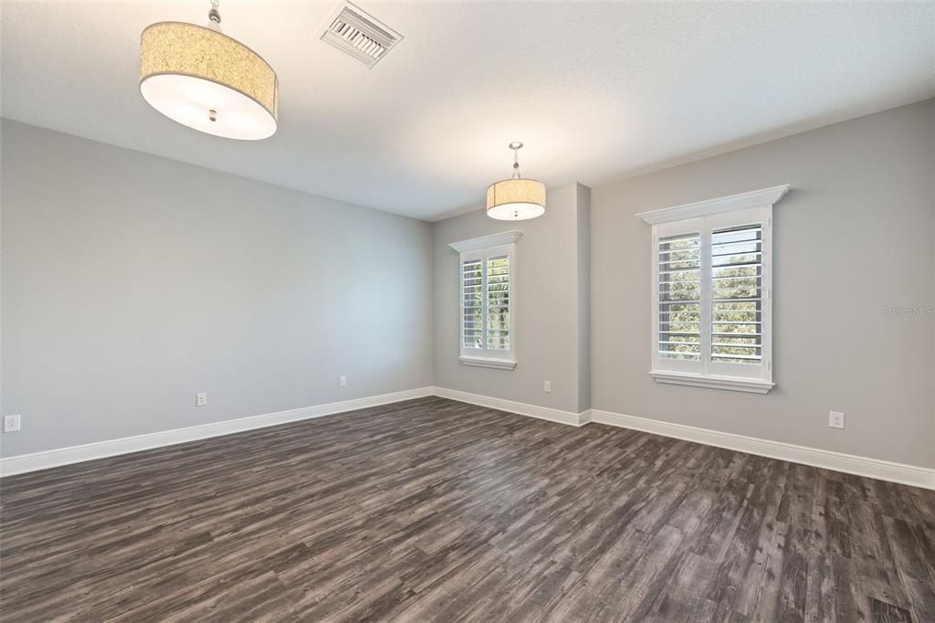 For Sale: $550,000 (5 beds, 4 baths, 3158 Square Feet)