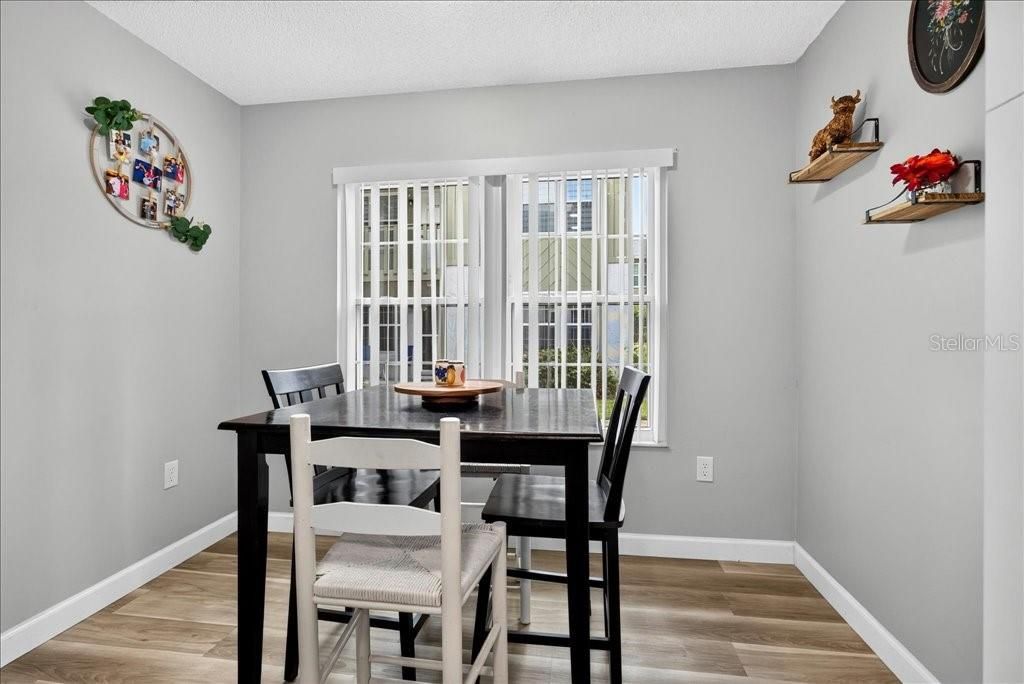For Sale: $129,900 (2 beds, 1 baths, 784 Square Feet)