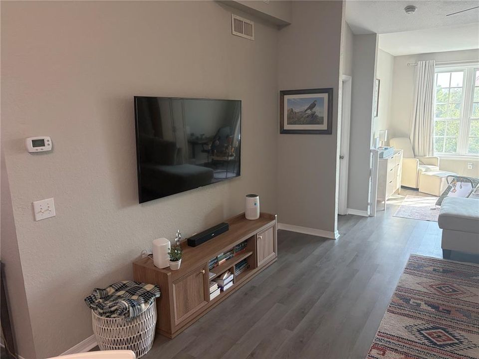 На продажу: $189,900 (1 спален, 1 ванн, 949 Квадратных фут)