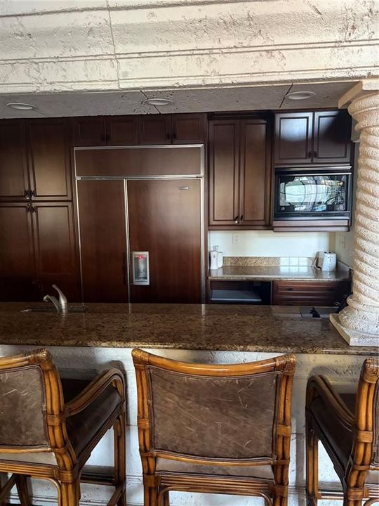 На продажу: $189,900 (1 спален, 1 ванн, 949 Квадратных фут)