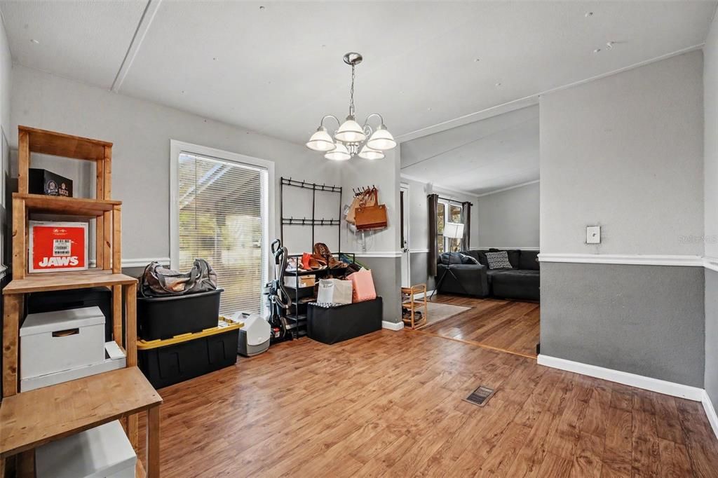 For Sale: $215,000 (3 beds, 3 baths, 1584 Square Feet)