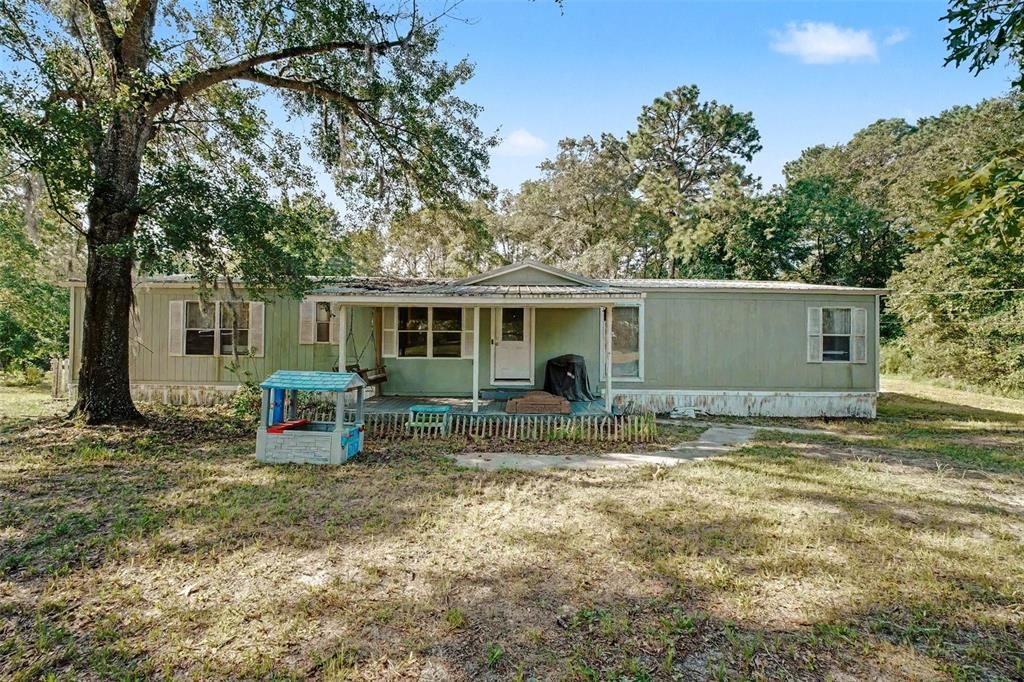 For Sale: $215,000 (3 beds, 3 baths, 1584 Square Feet)