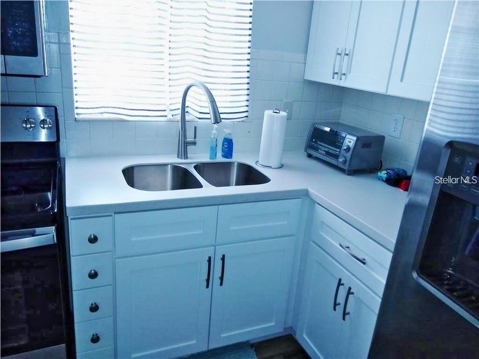 For Rent: $1,200 (2 beds, 1 baths, 733 Square Feet)