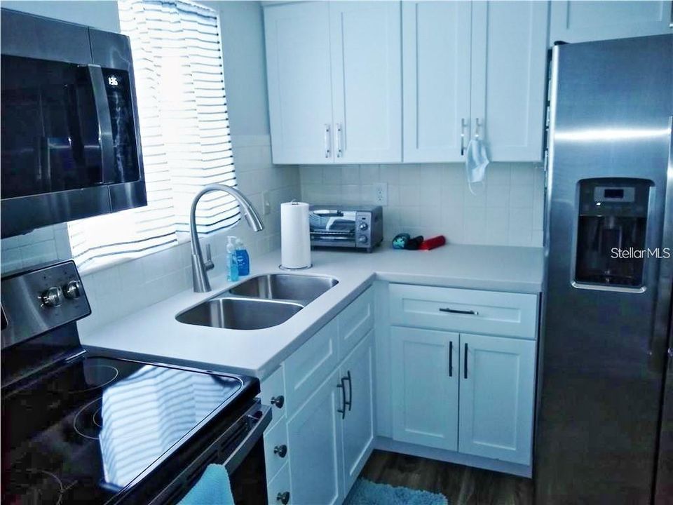 For Rent: $1,200 (2 beds, 1 baths, 733 Square Feet)