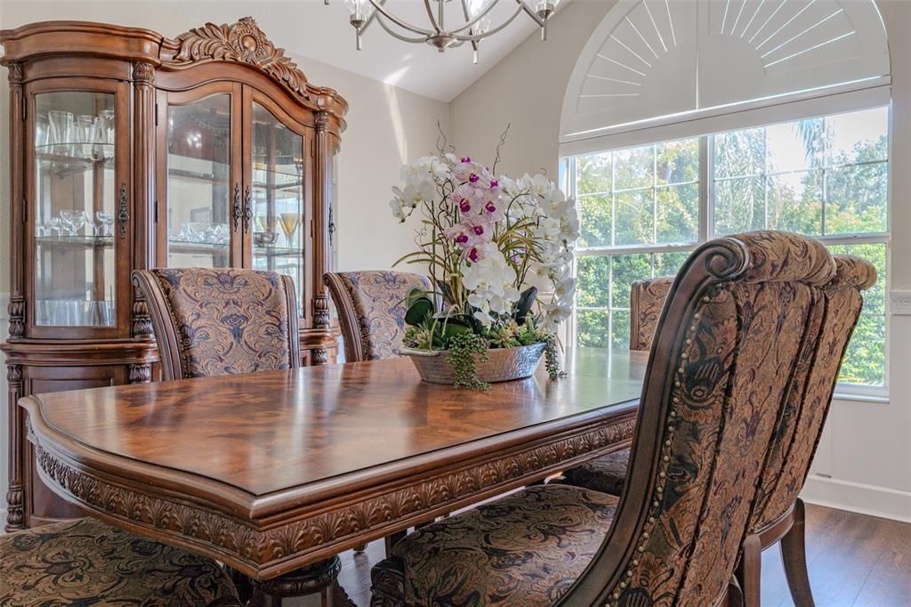 For Rent: $4,999 (5 beds, 3 baths, 3900 Square Feet)