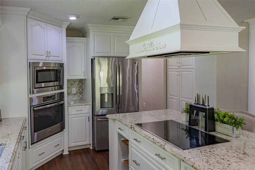 For Rent: $4,999 (5 beds, 3 baths, 3900 Square Feet)
