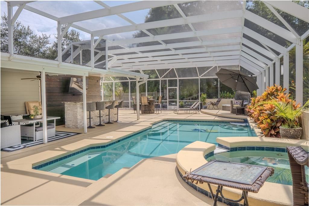 For Rent: $4,999 (5 beds, 3 baths, 3900 Square Feet)