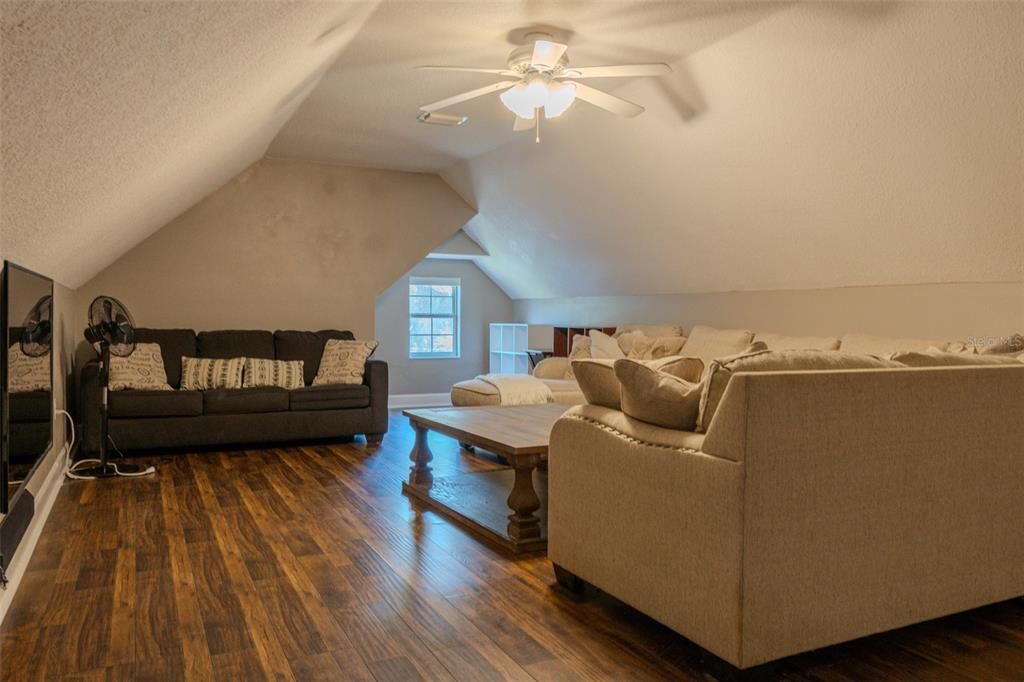 For Rent: $4,999 (5 beds, 3 baths, 3900 Square Feet)