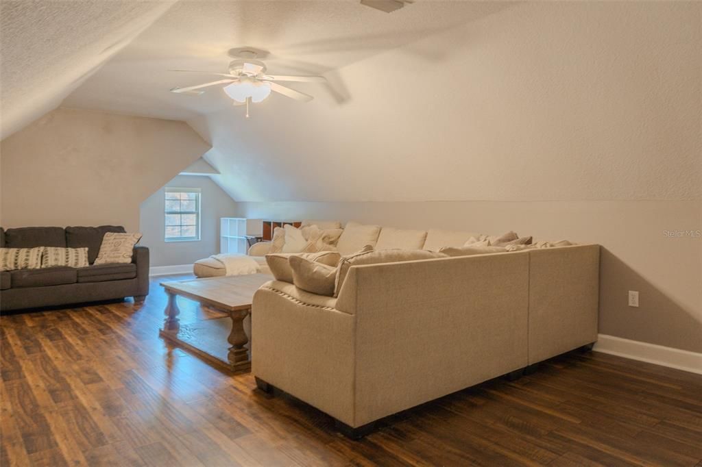 For Rent: $4,999 (5 beds, 3 baths, 3900 Square Feet)