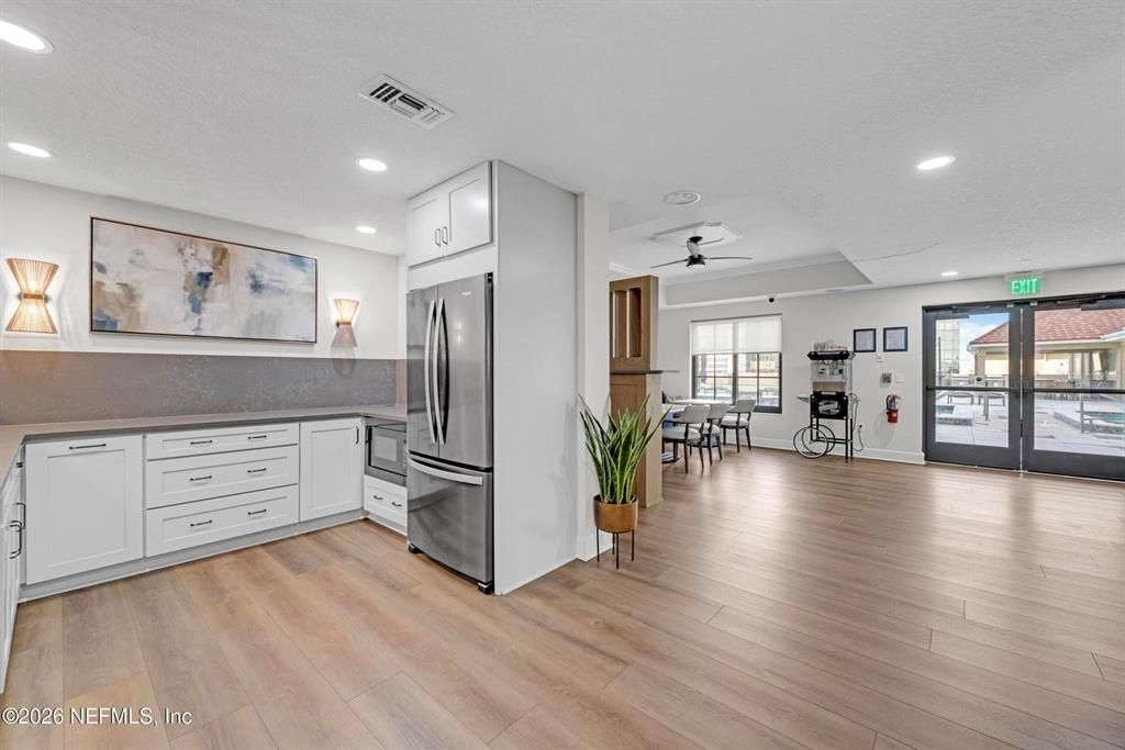 En Venta: $345,000 (2 camas, 2 baños, 1329 Pies cuadrados)