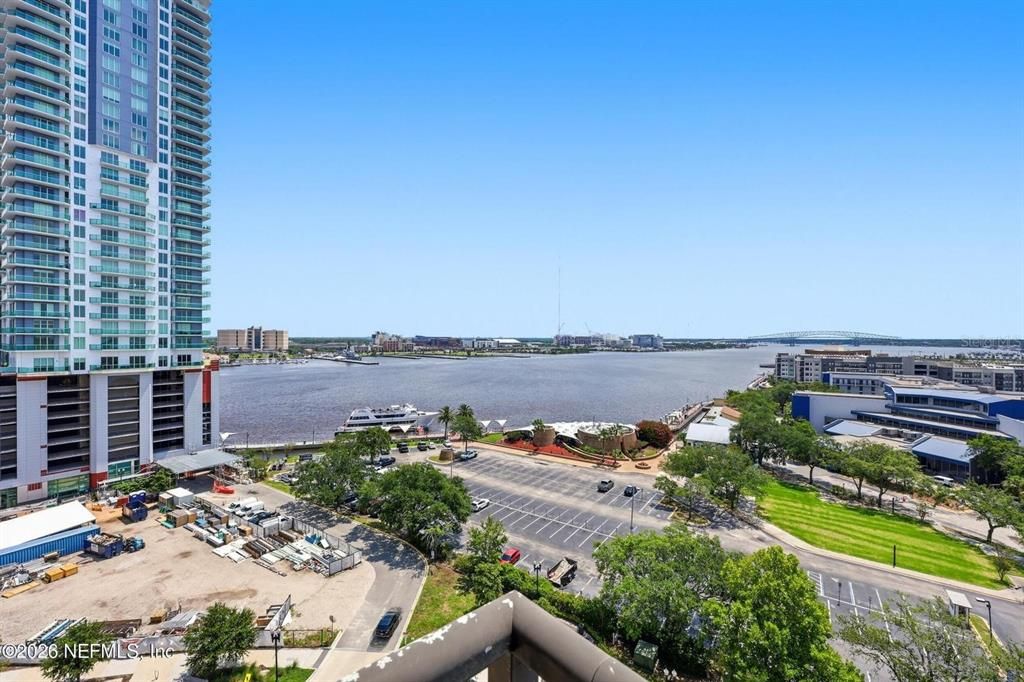 En Venta: $345,000 (2 camas, 2 baños, 1329 Pies cuadrados)