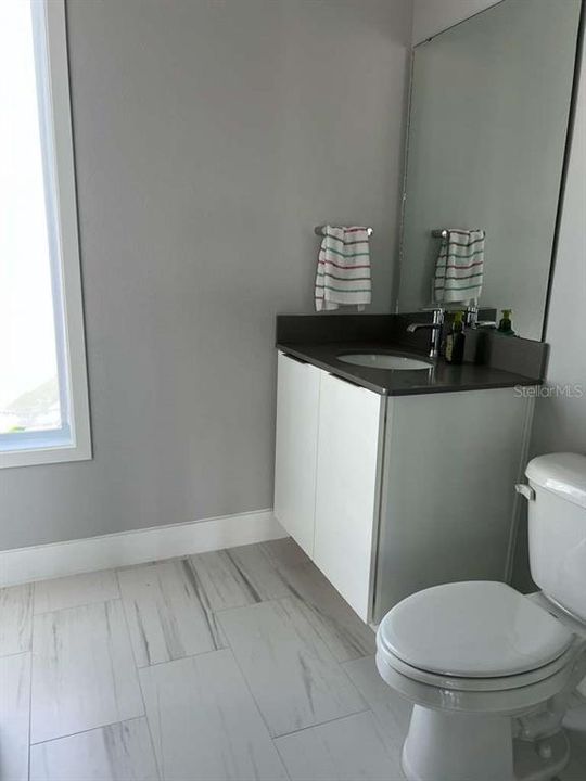 For Rent: $2,700 (5 beds, 4 baths, 2630 Square Feet)