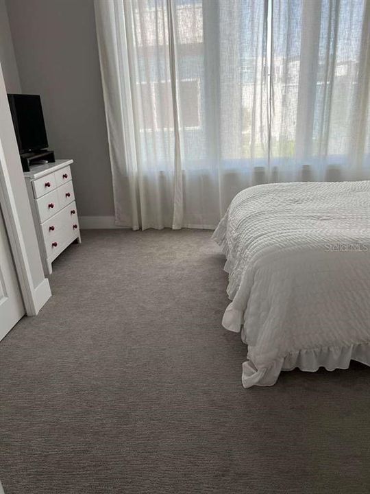 For Rent: $2,700 (5 beds, 4 baths, 2630 Square Feet)