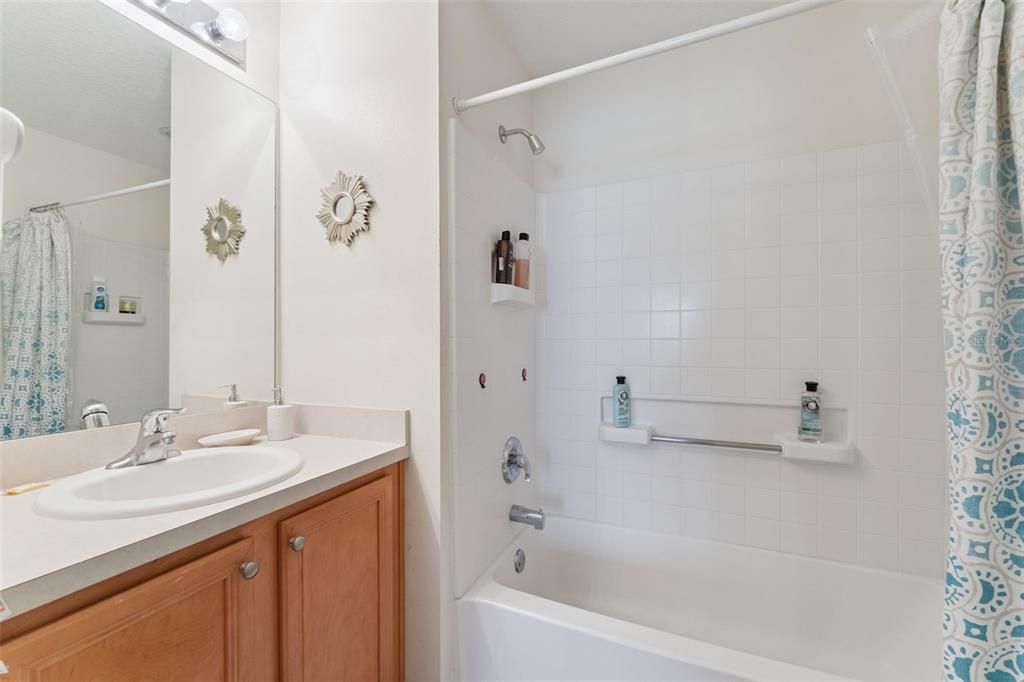 En Venta: $419,900 (4 camas, 3 baños, 1940 Pies cuadrados)