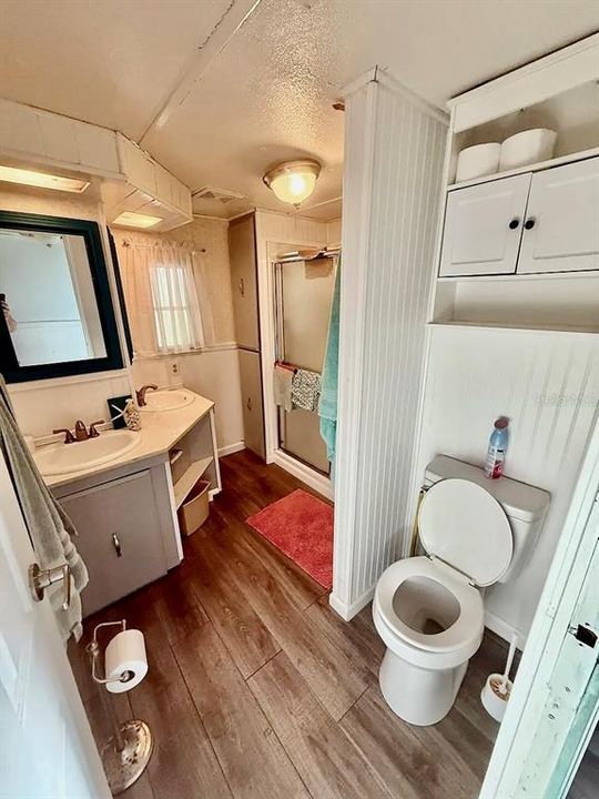 На продажу: $139,900 (2 спален, 1 ванн, 1008 Квадратных фут)
