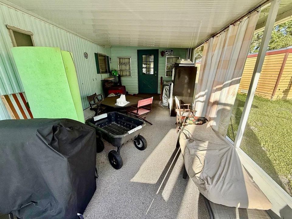 На продажу: $139,900 (2 спален, 1 ванн, 1008 Квадратных фут)