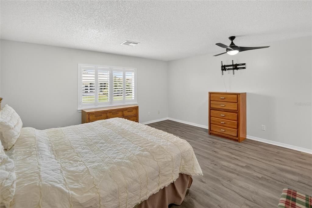 For Rent: $1,975 (2 beds, 2 baths, 1490 Square Feet)