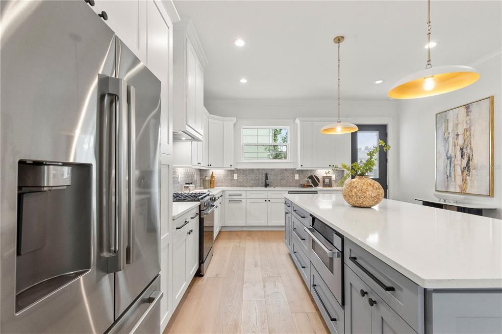 En Venta: $874,999 (5 camas, 2 baños, 2455 Pies cuadrados)