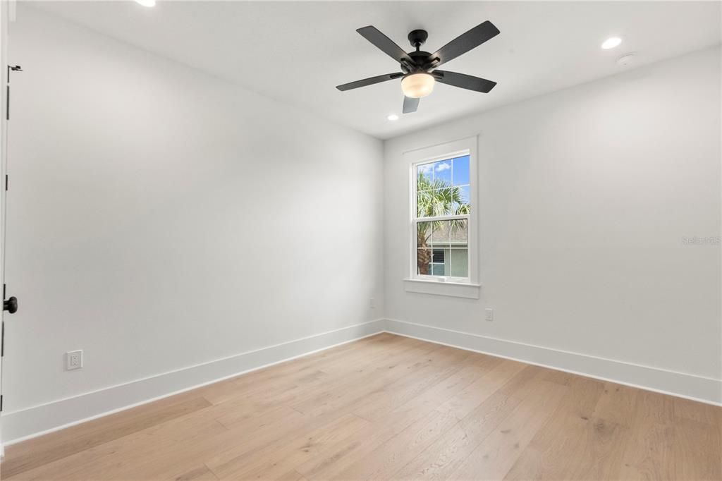 En Venta: $874,999 (5 camas, 2 baños, 2455 Pies cuadrados)
