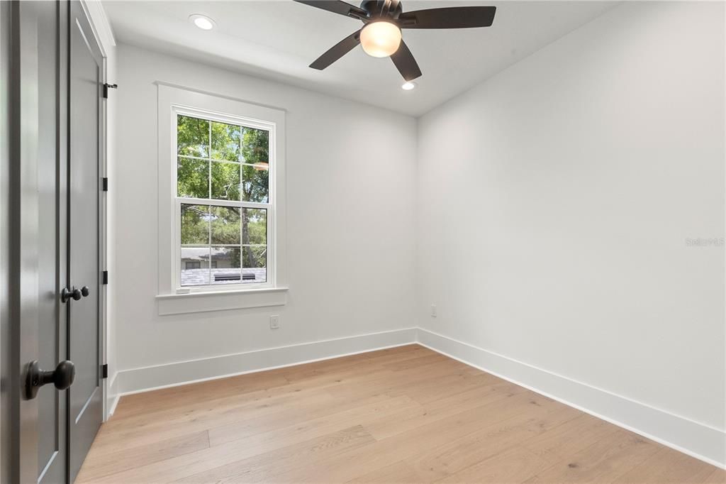 En Venta: $874,999 (5 camas, 2 baños, 2455 Pies cuadrados)