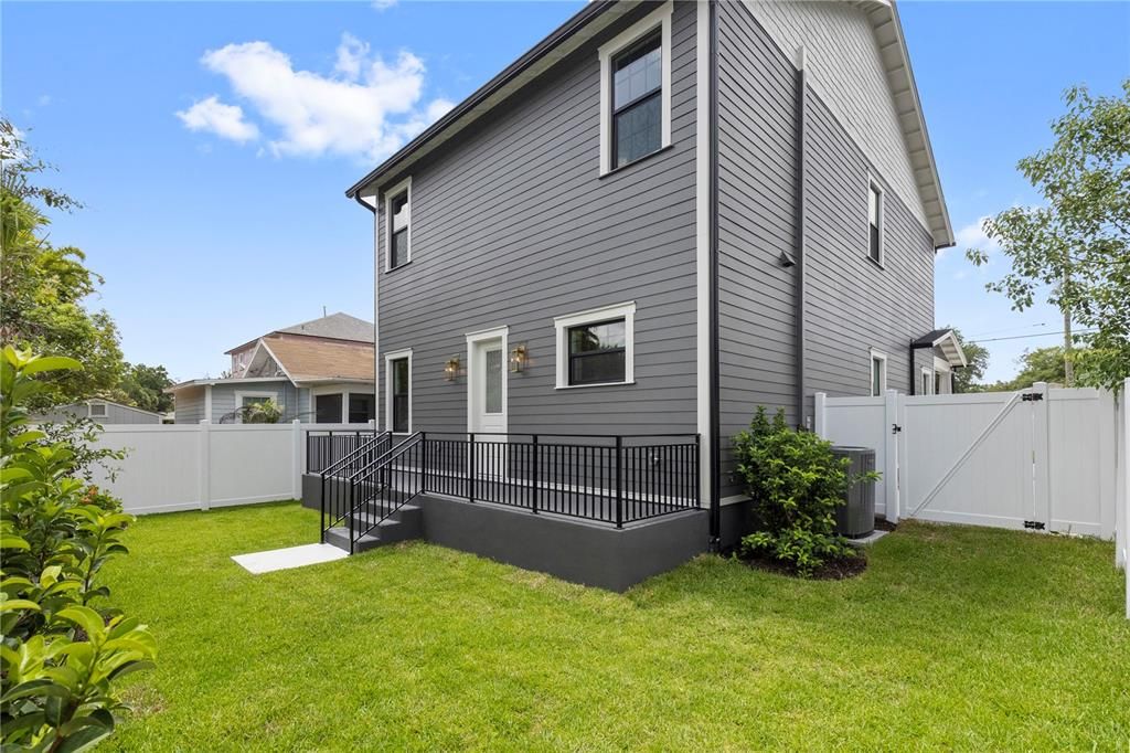 En Venta: $874,999 (5 camas, 2 baños, 2455 Pies cuadrados)