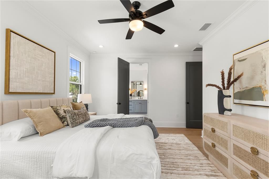 En Venta: $874,999 (5 camas, 2 baños, 2455 Pies cuadrados)