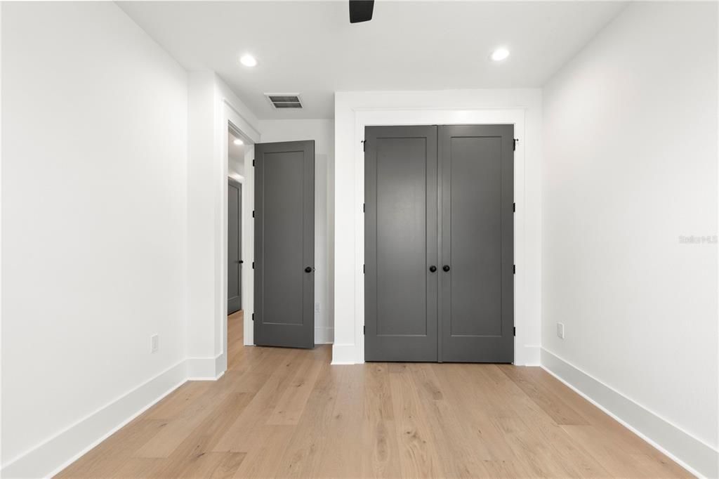 En Venta: $874,999 (5 camas, 2 baños, 2455 Pies cuadrados)