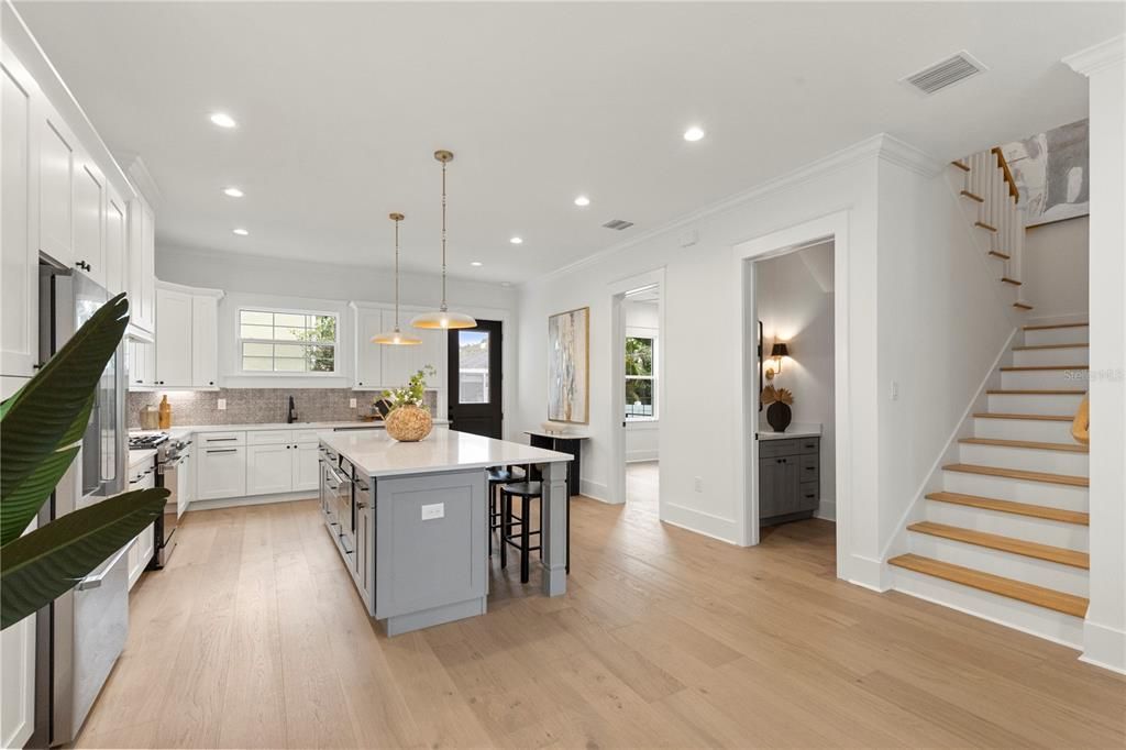 En Venta: $874,999 (5 camas, 2 baños, 2455 Pies cuadrados)