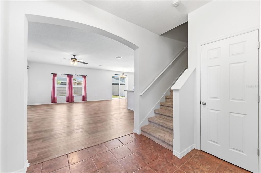 For Sale: $349,900 (3 beds, 2 baths, 2084 Square Feet)