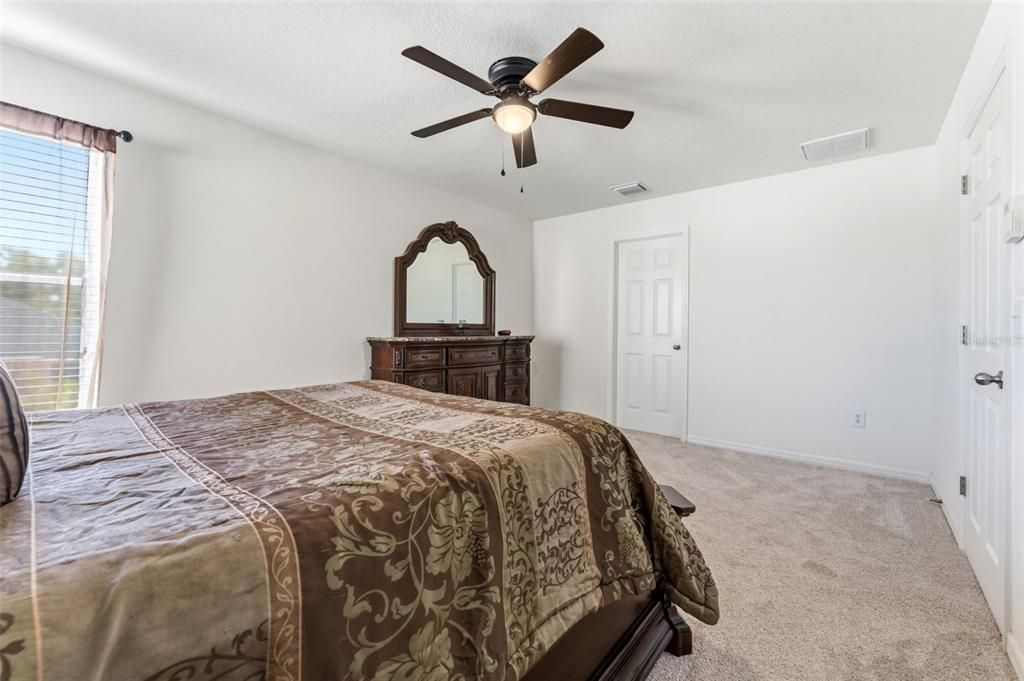 For Sale: $349,900 (3 beds, 2 baths, 2084 Square Feet)
