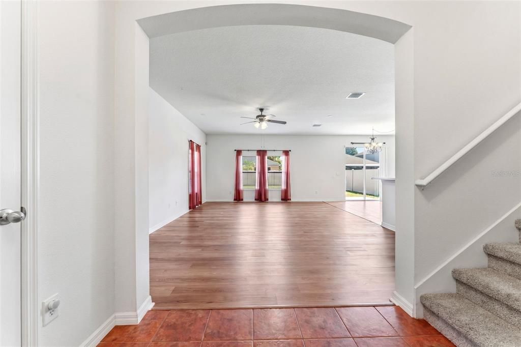 For Sale: $349,900 (3 beds, 2 baths, 2084 Square Feet)