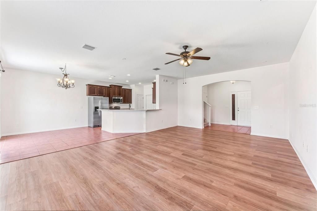 For Sale: $349,900 (3 beds, 2 baths, 2084 Square Feet)